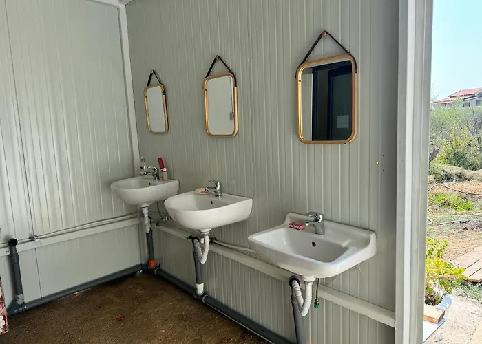 Unique At Olive Himarë